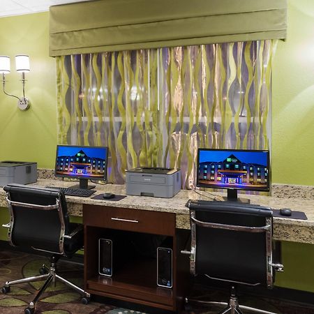 Holiday Inn Express & Suites Wyomissing, An Ihg Hotel West Reading Buitenkant foto